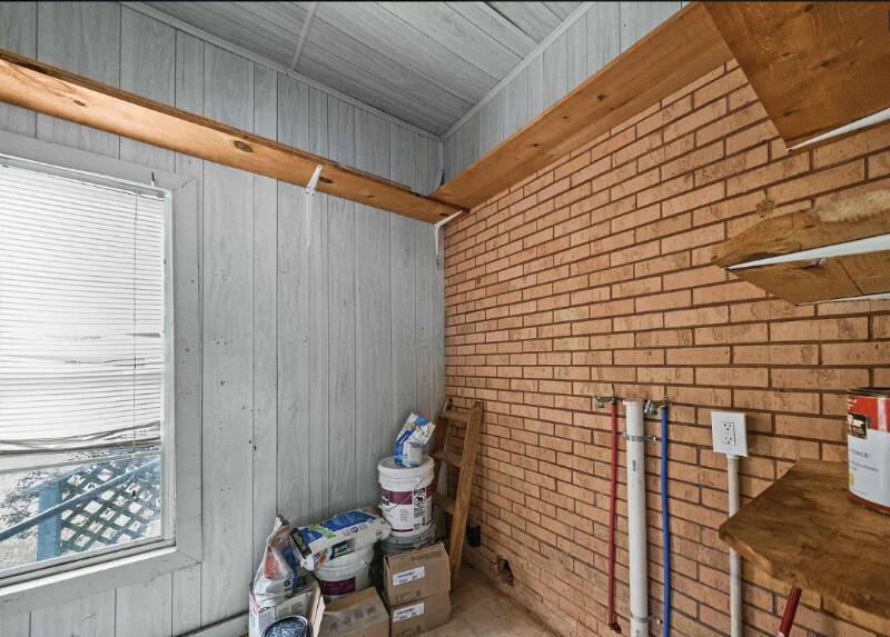 Building Photo - 246 4th Ave