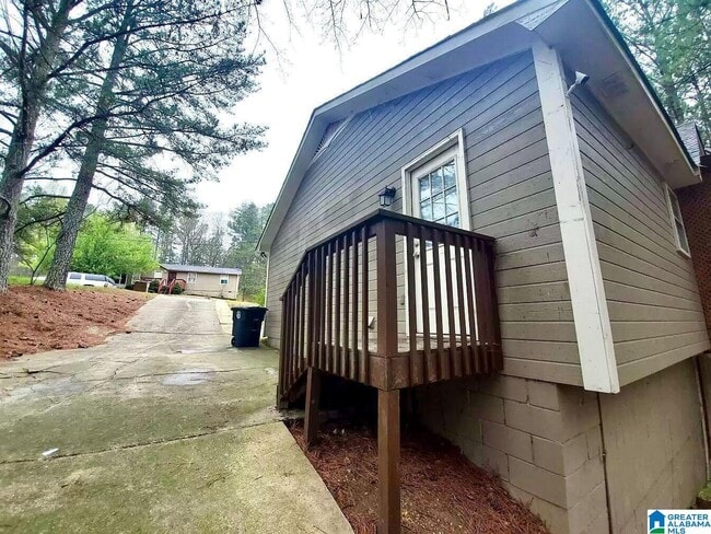 Building Photo - 620 15th Ave NW