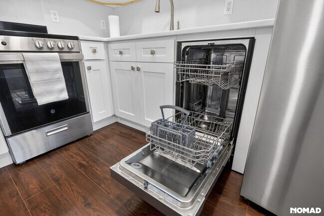 Building Photo - 1 Bedroom Condo in Hackensack