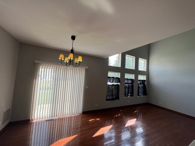 Building Photo - 6924 Clearwater Dr