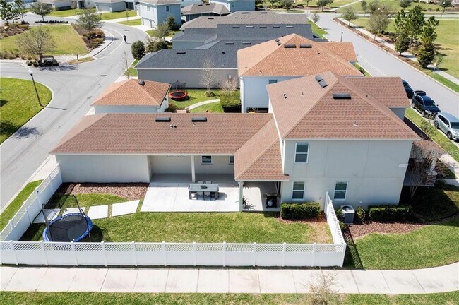 Building Photo - 15602 Sunquat Dr