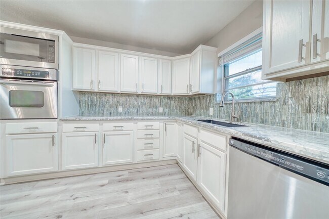 Building Photo - 4406 Mallard Dr
