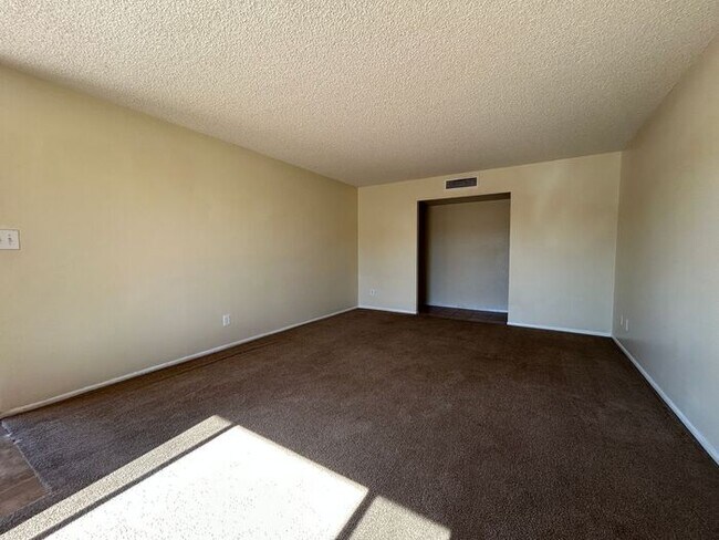 Building Photo - 1932 E Loyola Dr