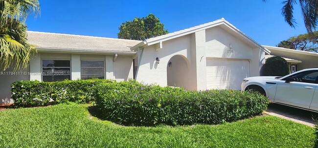 Primary Photo - 22310 Cameo Dr E