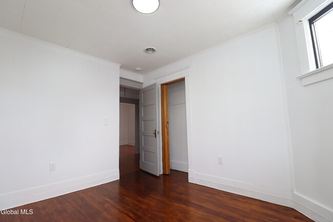 Building Photo - 442 Plymouth Ave