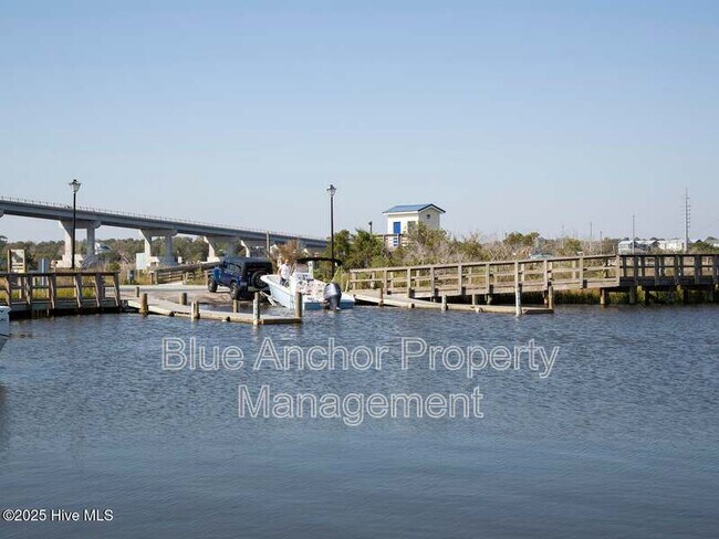 Building Photo - 103 S Grassland Rd