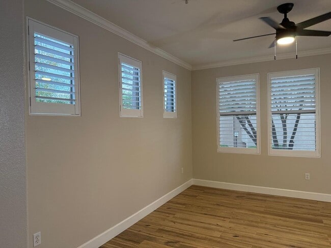 Building Photo - 20100 N 78th Pl