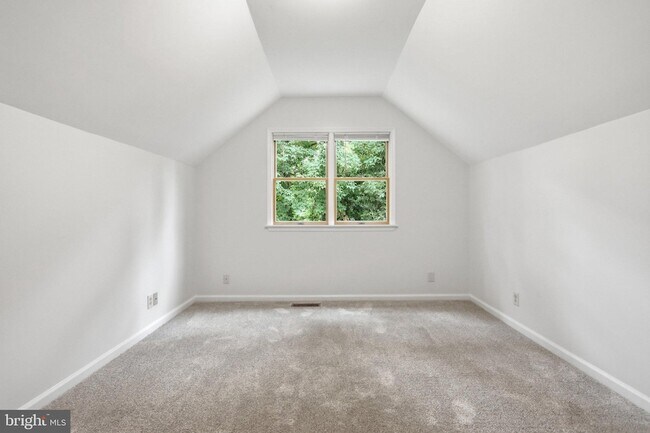 Building Photo - 160 Train Whistle Dr