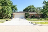 Building Photo - 4048 Newshire Dr