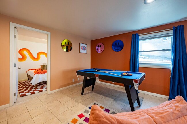 Building Photo - 615 N Staats Dr