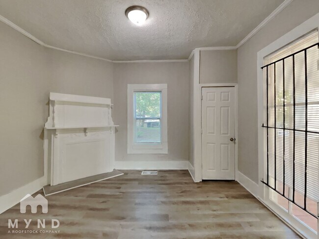 Building Photo - 117 Thayer Ave SE