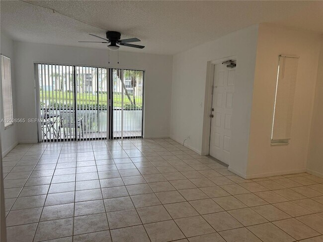 Building Photo - 1101 Green Pine Blvd