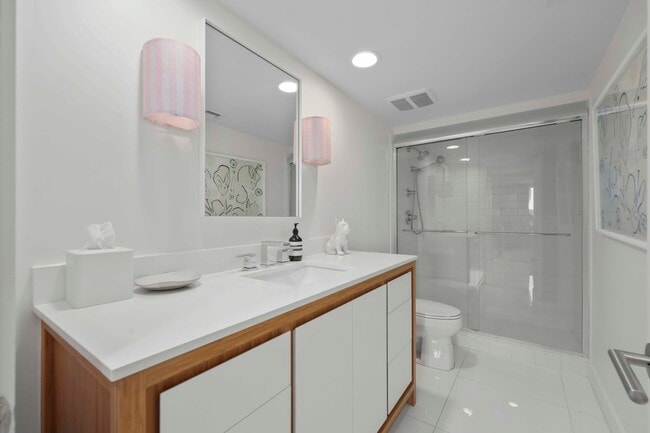 Building Photo - 3140 S Ocean Blvd