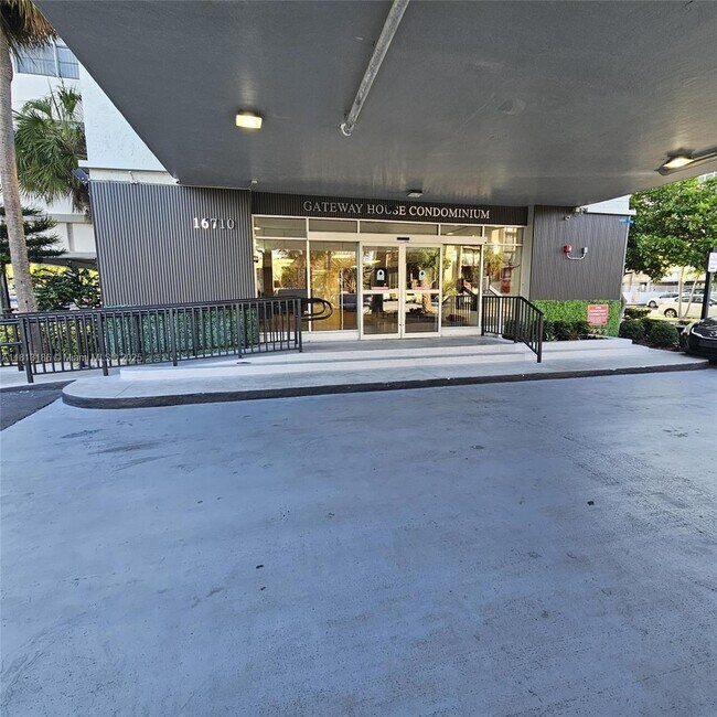 Building Photo - 16710 NE 9th Ave