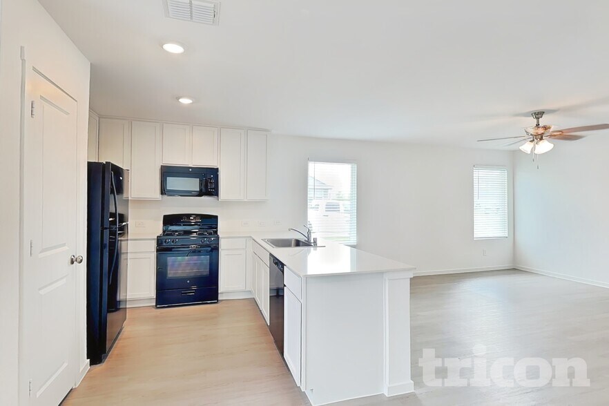 Building Photo - 10712 Cowhide Ln