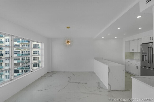 Building Photo - 3900 Galt Ocean Dr