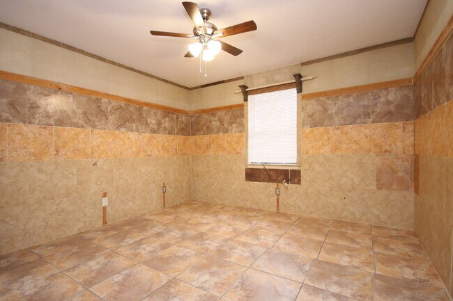Building Photo - Updated 2BR/1BA Brick Duplex in North Pensacola with Tile Flooring Throughout, Included Utilities...