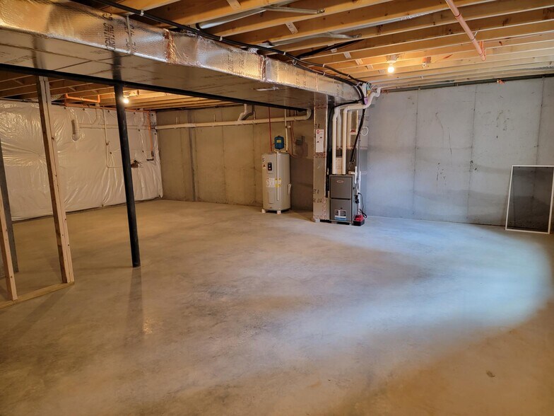 Building Photo - 108 Robert Cir