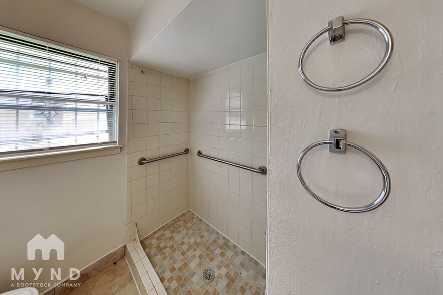 Building Photo - 4310 Boynton Dr