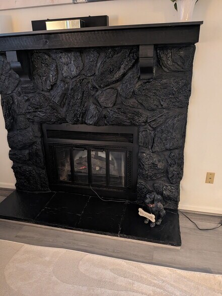 Building Photo - 2059 Foxknoll Dr