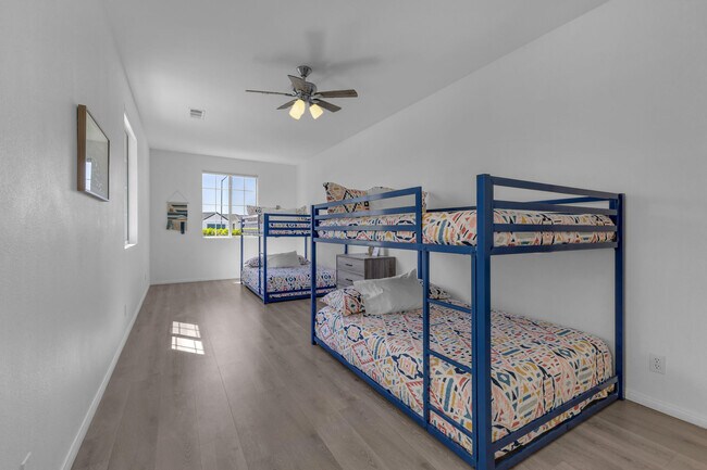 Building Photo - 47383 Bahama Ct