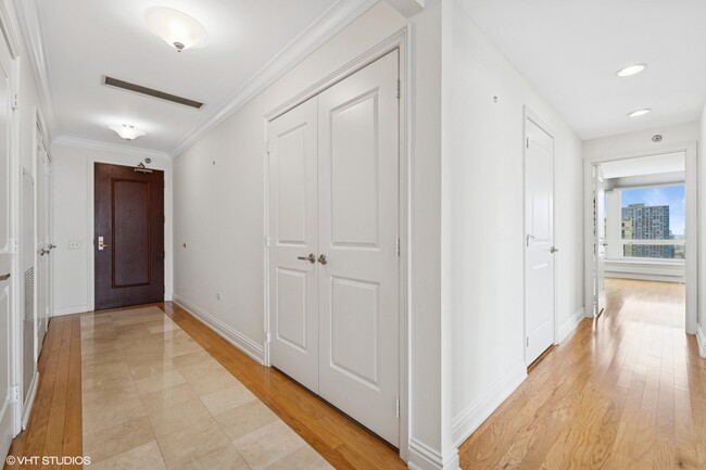 Building Photo - 55 E Erie St