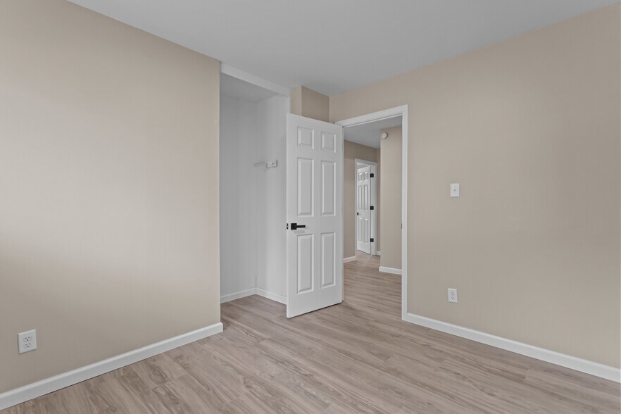 Building Photo - 2713 N Delphos St