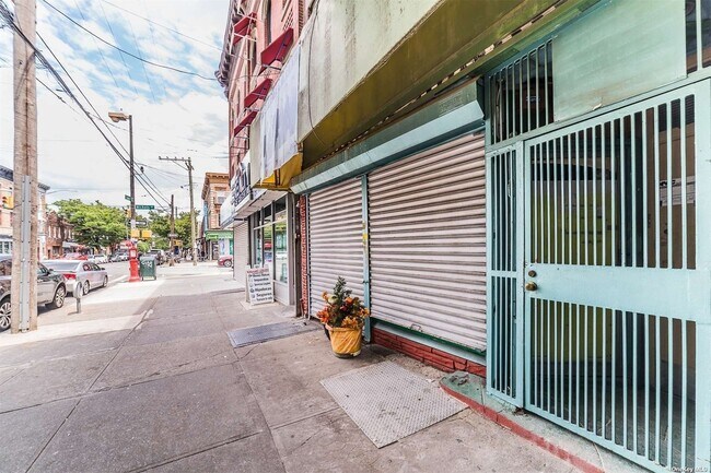 Building Photo - 3434 Fulton St
