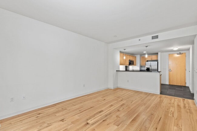 Building Photo - Metrome - Ground floor with patio - 1 bedr...