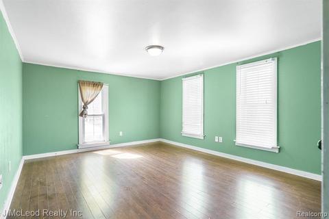 Building Photo - 4689 Center St