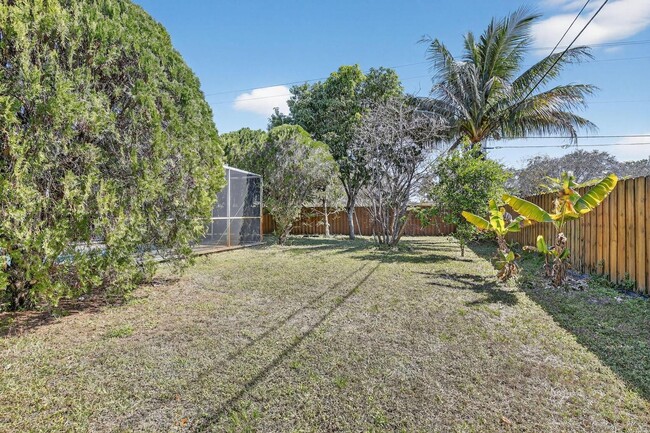 Building Photo - 7000 Plantation Rd