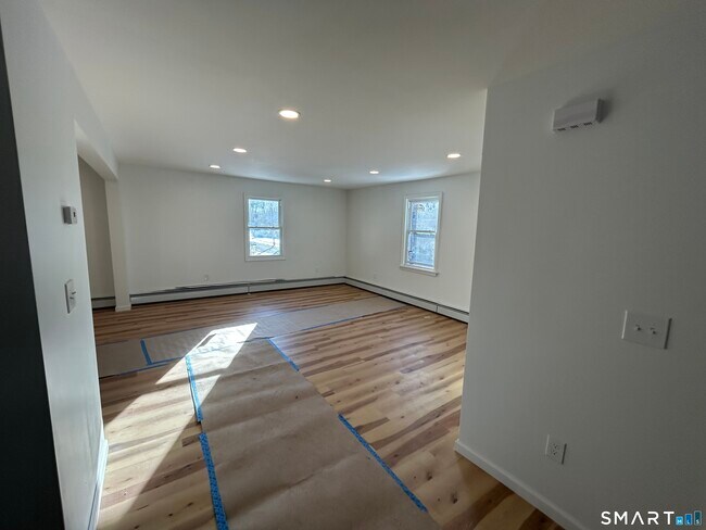 Building Photo - 95 Cedar St