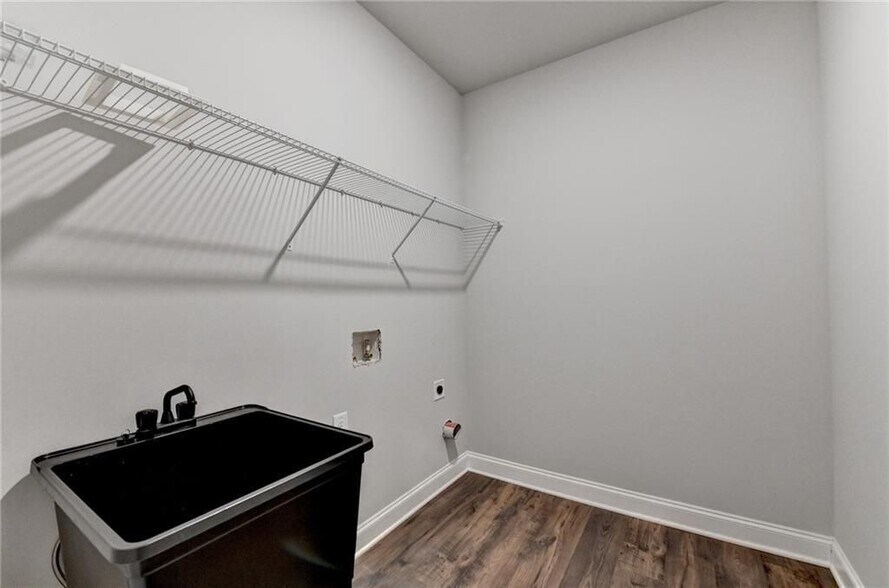 Building Photo - 840 Champagne Ln