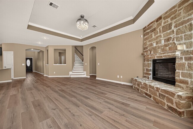 Building Photo - 15711 Huddleston Dr