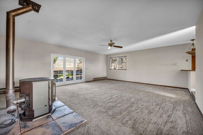 Building Photo - Single Story Home Located on a Ranch