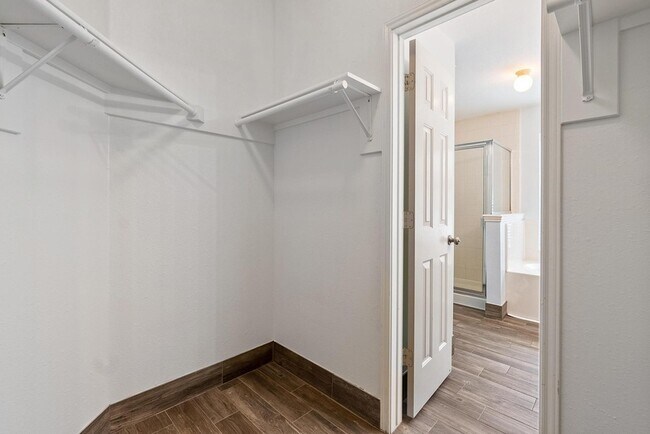 Building Photo - 10638 Desert Springs Cir