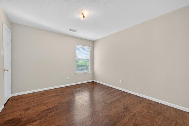 Building Photo - 21515 White Falls Ln