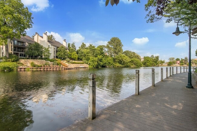 Building Photo - Pet-Friendly 30-Day Rental – Downtown Waterfront Condo