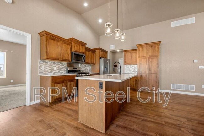 Building Photo - 1710 N Wild Bill Hickock Dr