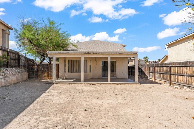 Building Photo - 2616 W Kassandra Pl