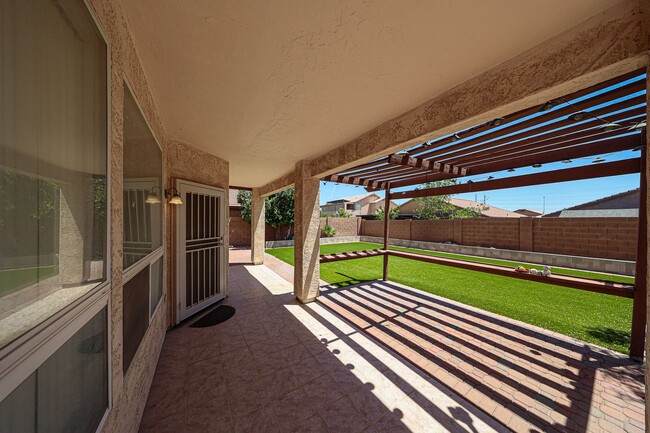 Building Photo - RV GATE! Lovely 4 bedroom, 3 bathroom home...