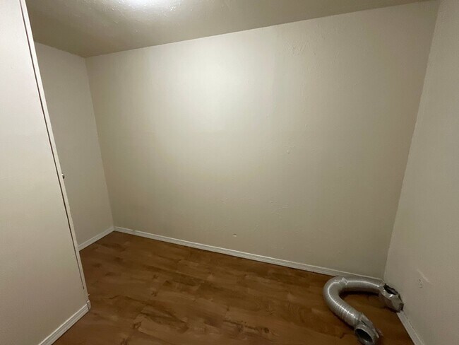 Building Photo - 1824 Lariet Ln