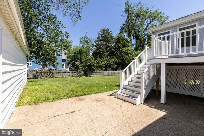 Building Photo - 742 Whitehall Beach Rd