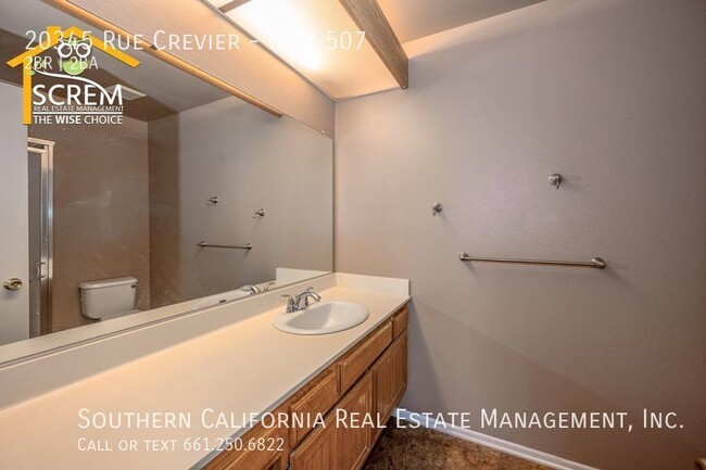 Building Photo - Two Bedroom Lower Unit in Santa Clarita