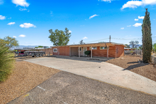 Building Photo - 3431 S Pantano Rd