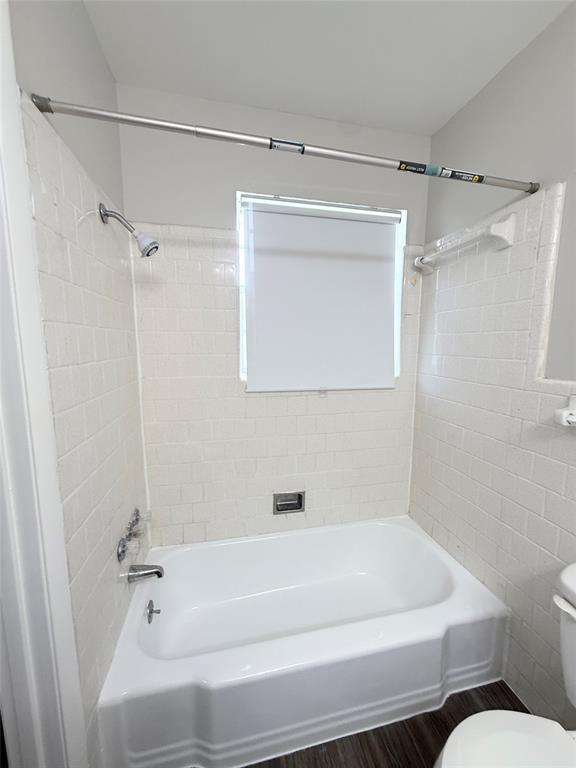 Building Photo - 500 Willow Dr