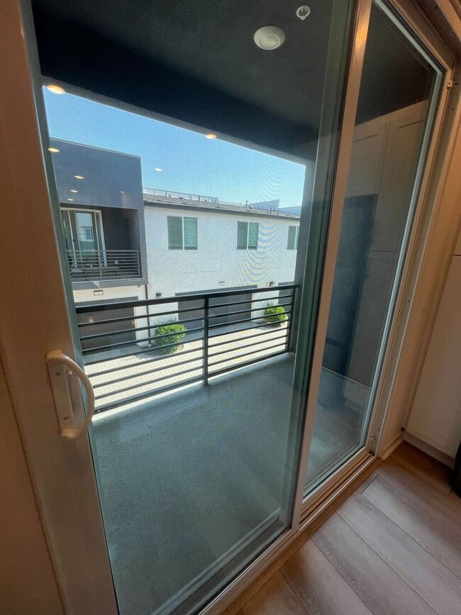 Primary Photo - Move-In Special! 2 Weeks Free Rent – Moder...