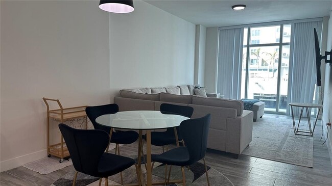 Building Photo - 1120 E Kennedy Blvd