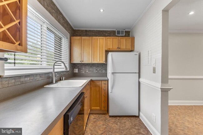 Building Photo - 11611 Vantage Hill Rd