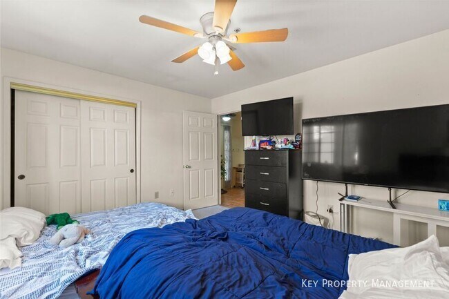 Building Photo - 2851 S Valley View Blvd